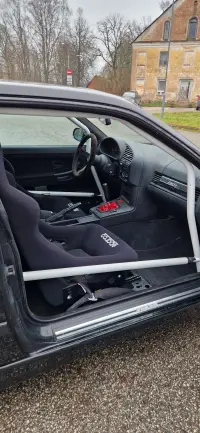 BMW 318 Is 103kW thumbnail