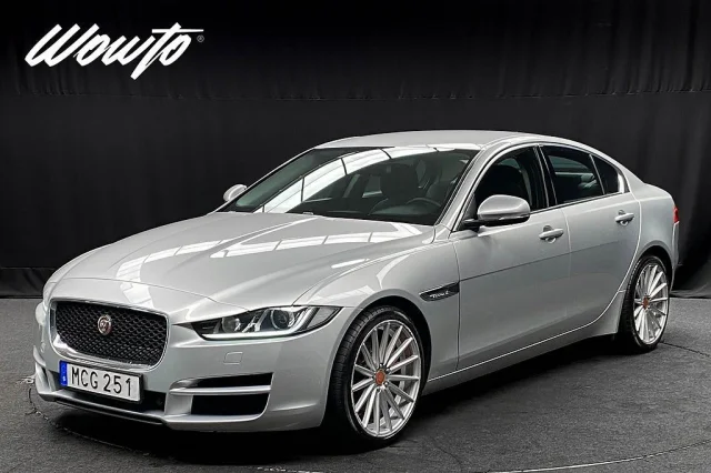 Image of Jaguar XE 20d / Värmare / Navi / 180HK 132kW