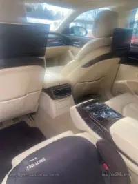 Audi A8 4.2 273kW thumbnail