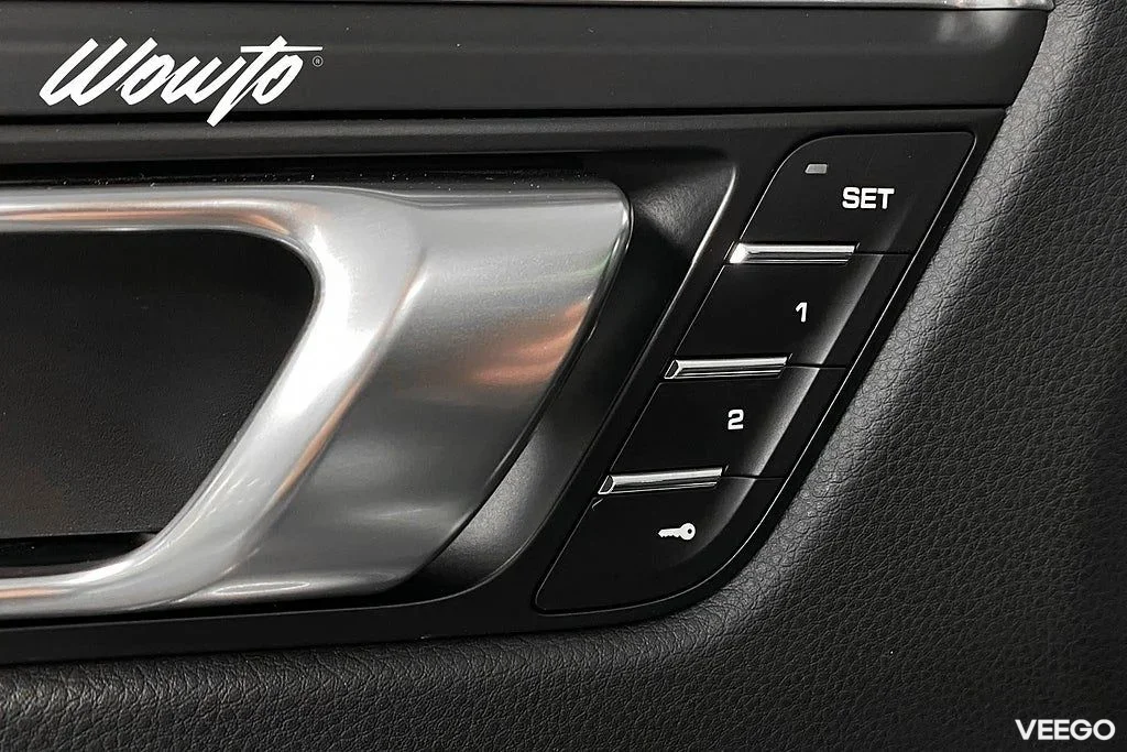 Porsche Macan PDK 265HK /Pano /18-Vägs /Moms /Se Spec 195kW