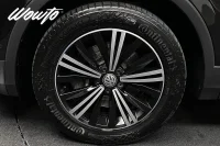 Volkswagen Tiguan 2.0 TDI 4M DSG 190HK /Värmare /Cockpit 140kW thumbnail