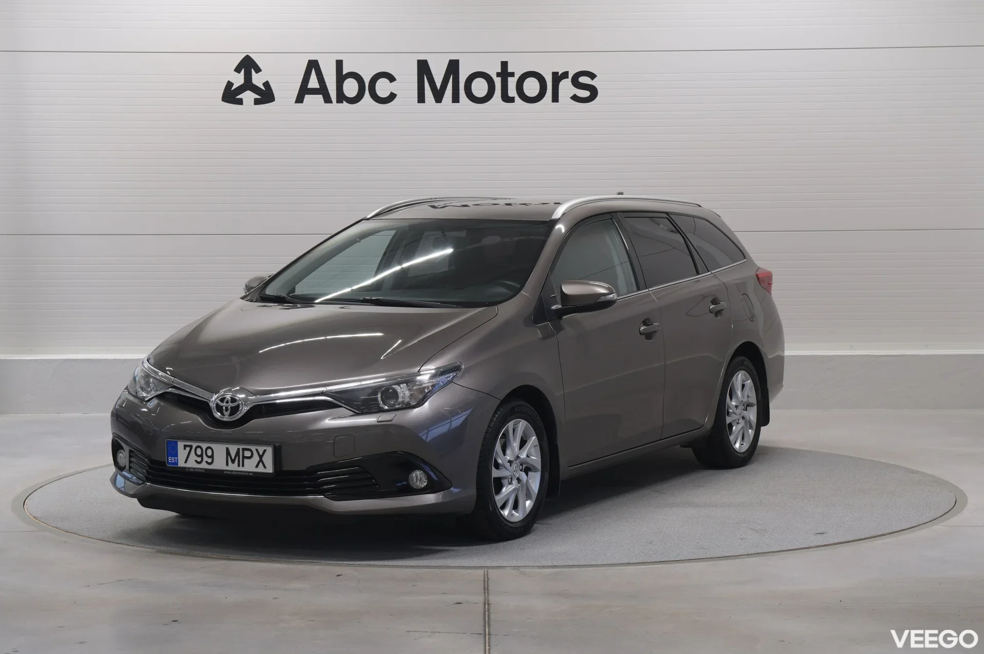 Toyota Auris FACELIFT Touring 1.6 97kW