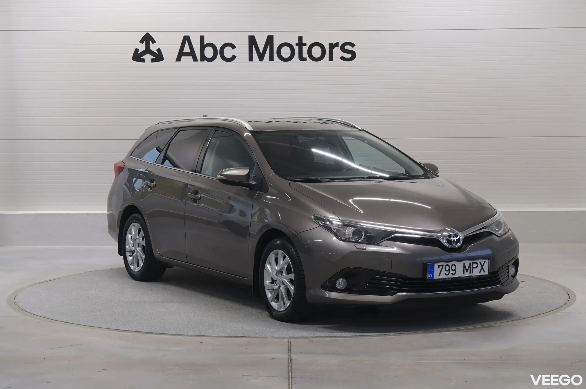 Toyota Auris FACELIFT Touring 1.6 97kW