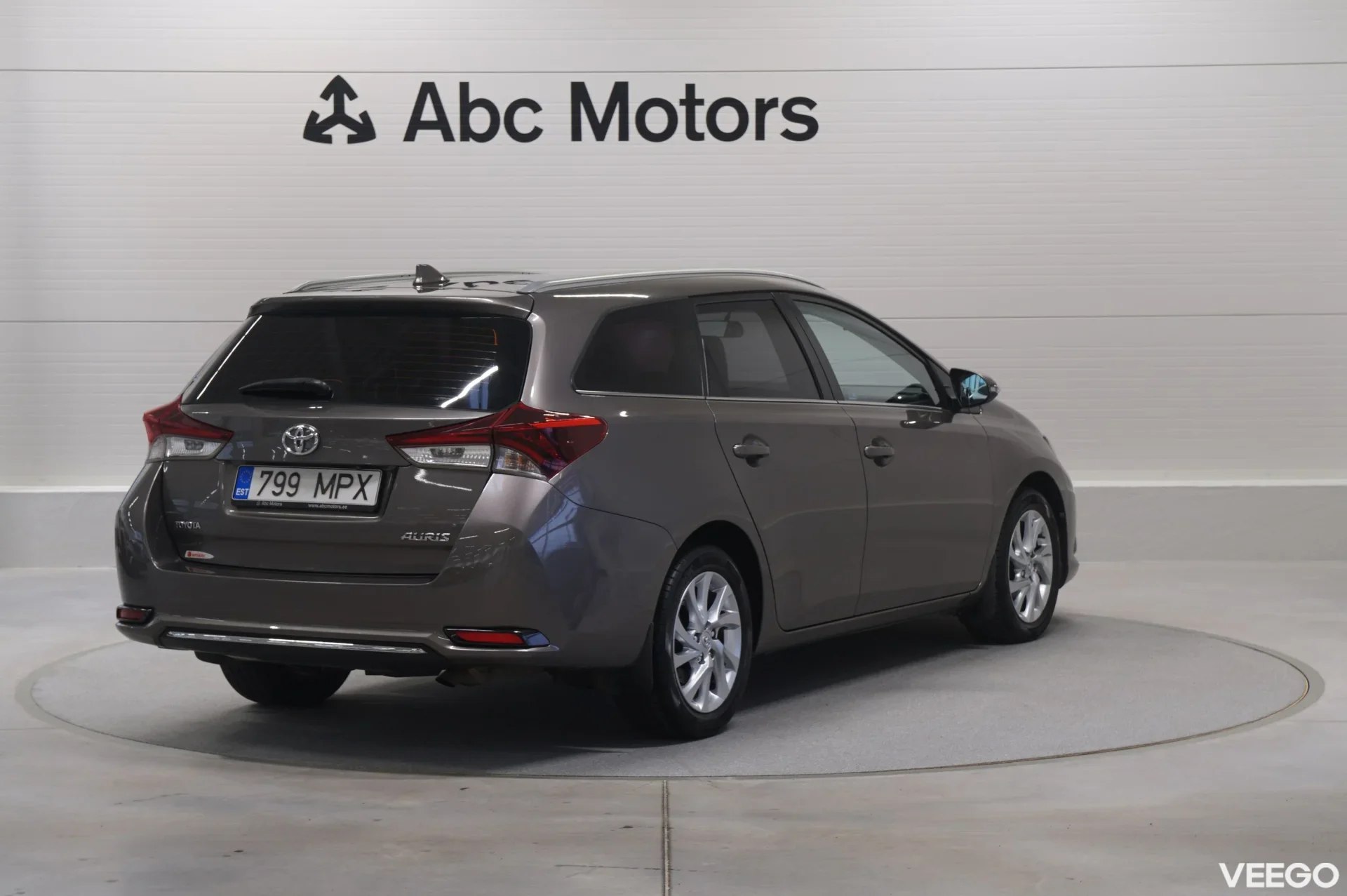 Toyota Auris FACELIFT Touring 1.6 97kW