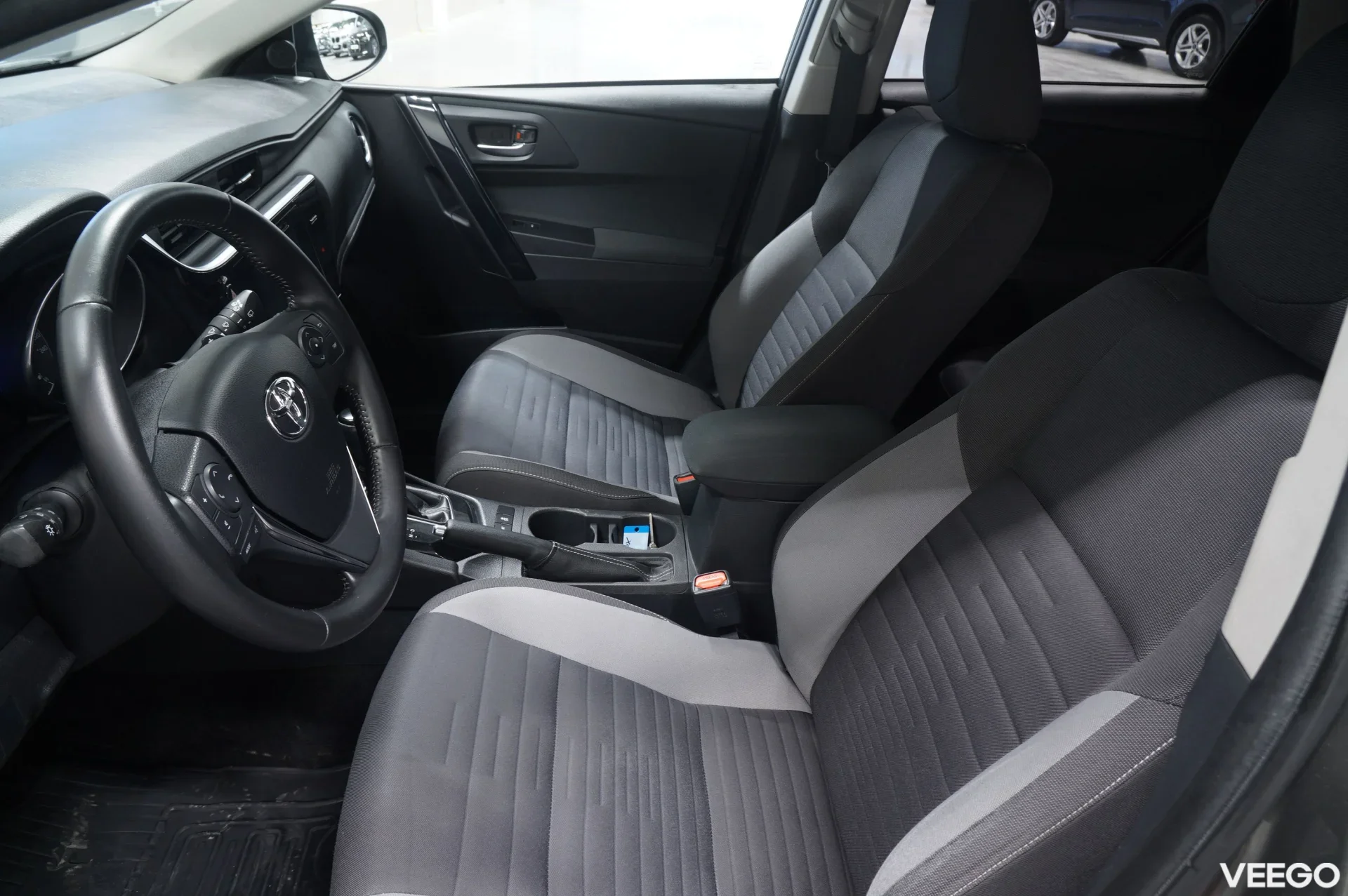 Toyota Auris FACELIFT Touring 1.6 97kW