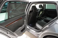 Skoda Superb SCOUT COMBI 4X4 2 206kW thumbnail