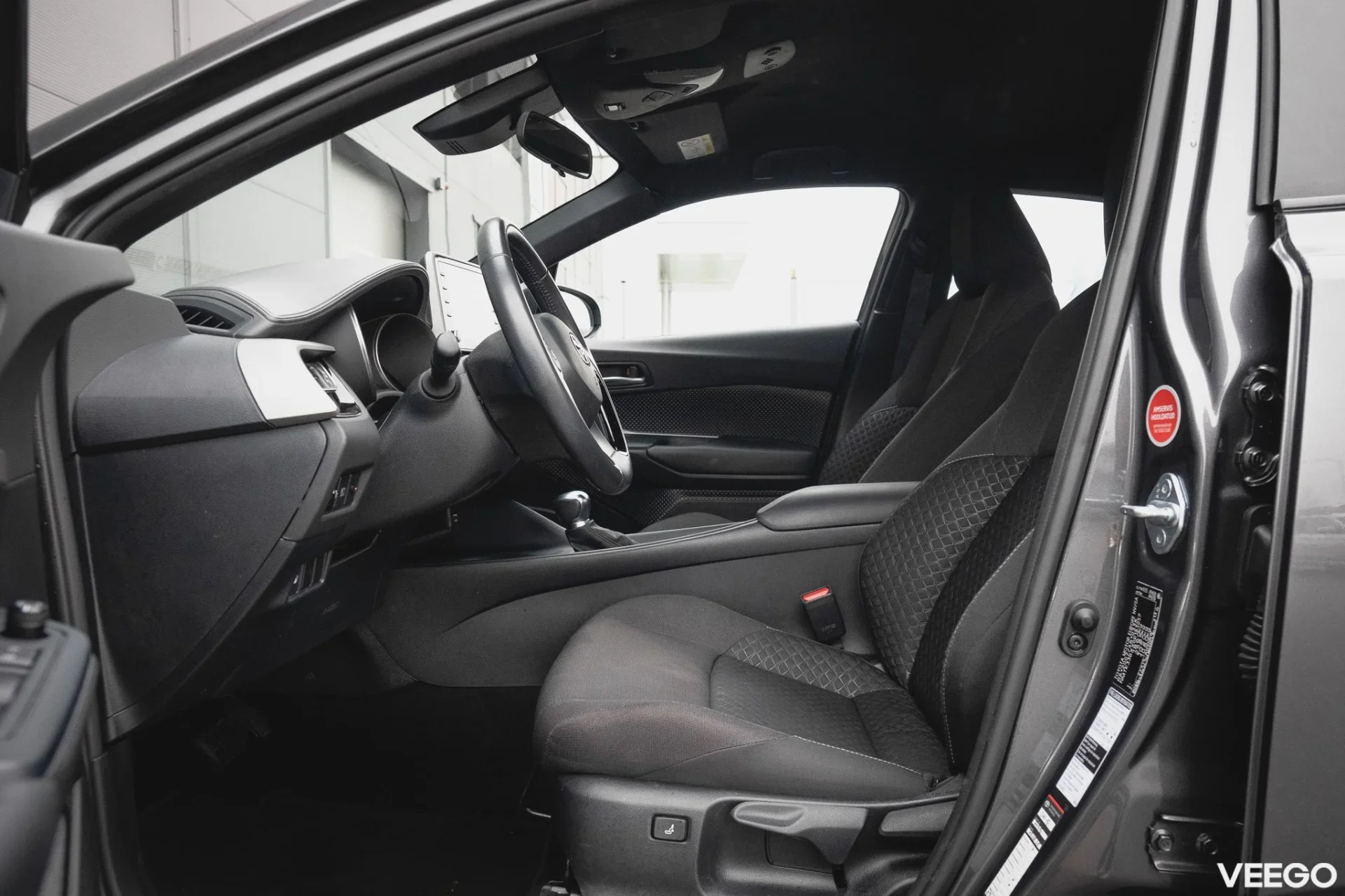 Toyota C-HR Hybrid Active E-CVT 1.8 72kW