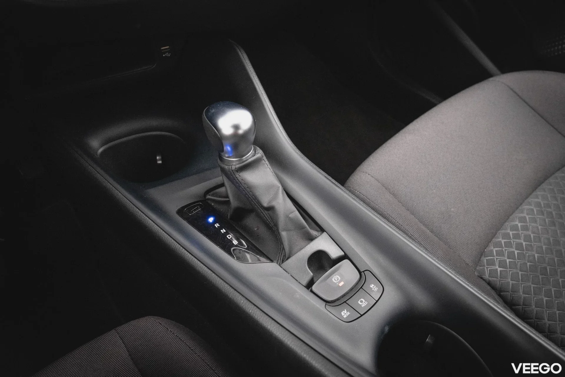 Toyota C-HR Hybrid Active E-CVT 1.8 72kW