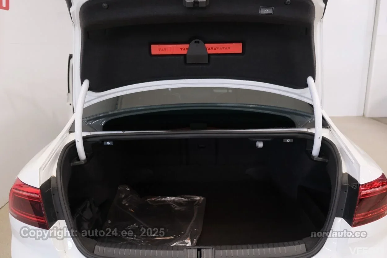 Volkswagen Passat Executive Facelift 1.5 110kW