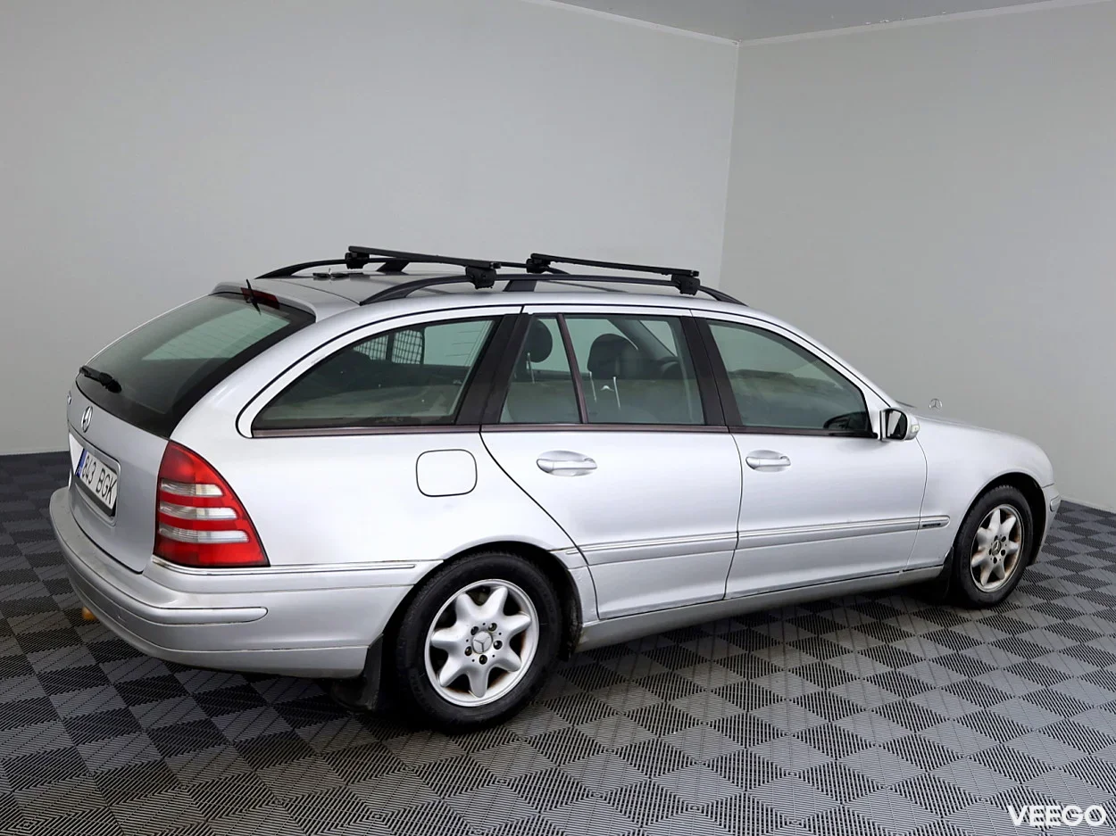 Mercedes-Benz C220 2.1 100kW