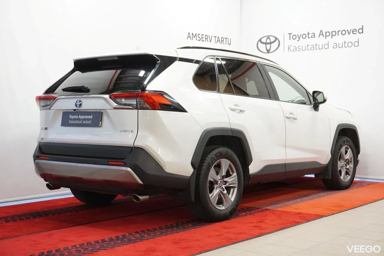 Toyota RAV4 Luxury + Comfort pakett 2.5 131kW