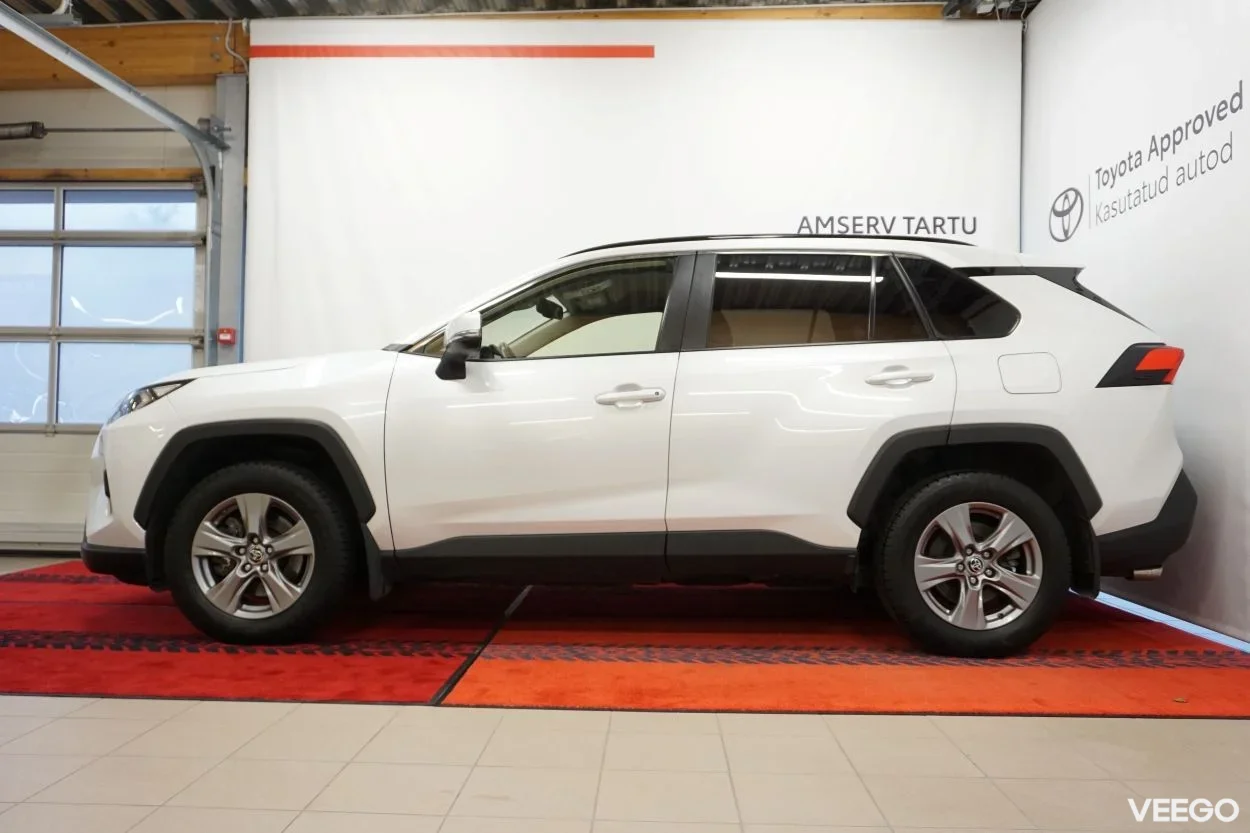 Toyota RAV4 Luxury + Comfort pakett 2.5 131kW