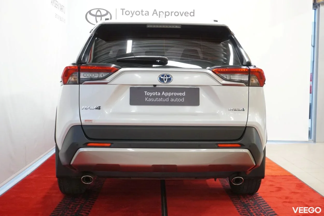 Toyota RAV4 Luxury + Comfort pakett 2.5 131kW