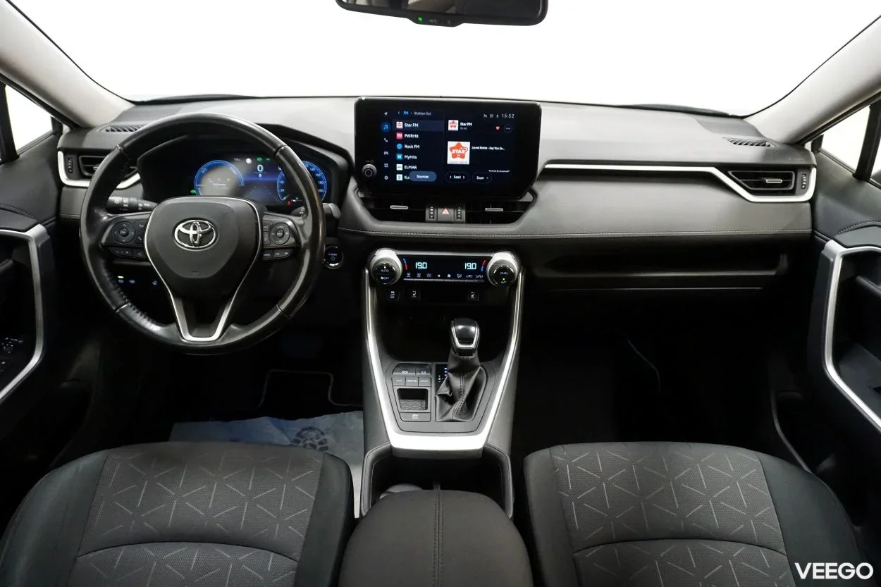 Toyota RAV4 Luxury + Comfort pakett 2.5 131kW