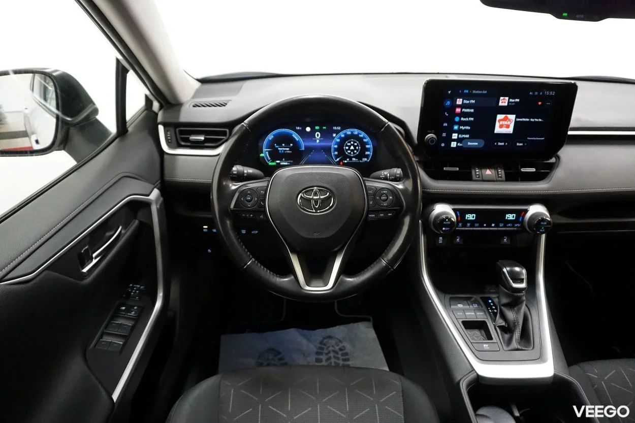 Toyota RAV4 Luxury + Comfort pakett 2.5 131kW