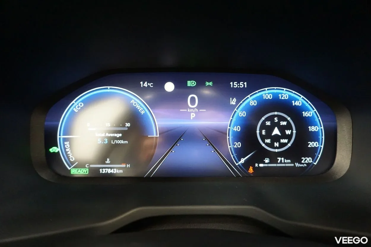 Toyota RAV4 Luxury + Comfort pakett 2.5 131kW