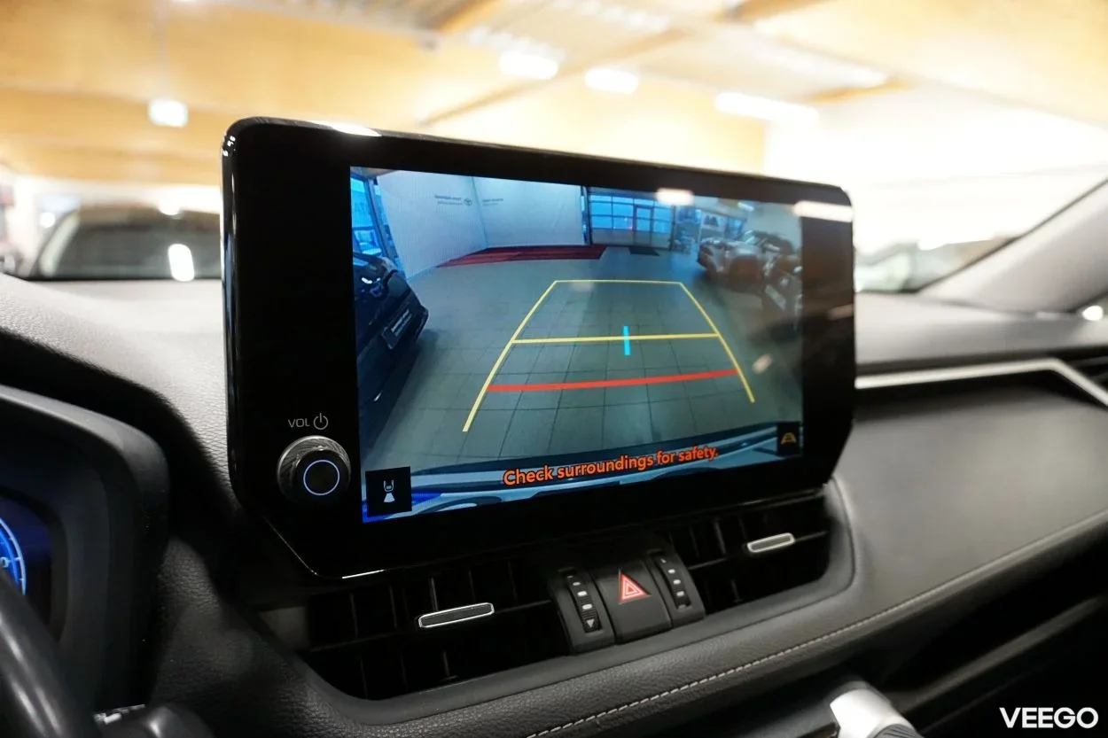 Toyota RAV4 Luxury + Comfort pakett 2.5 131kW