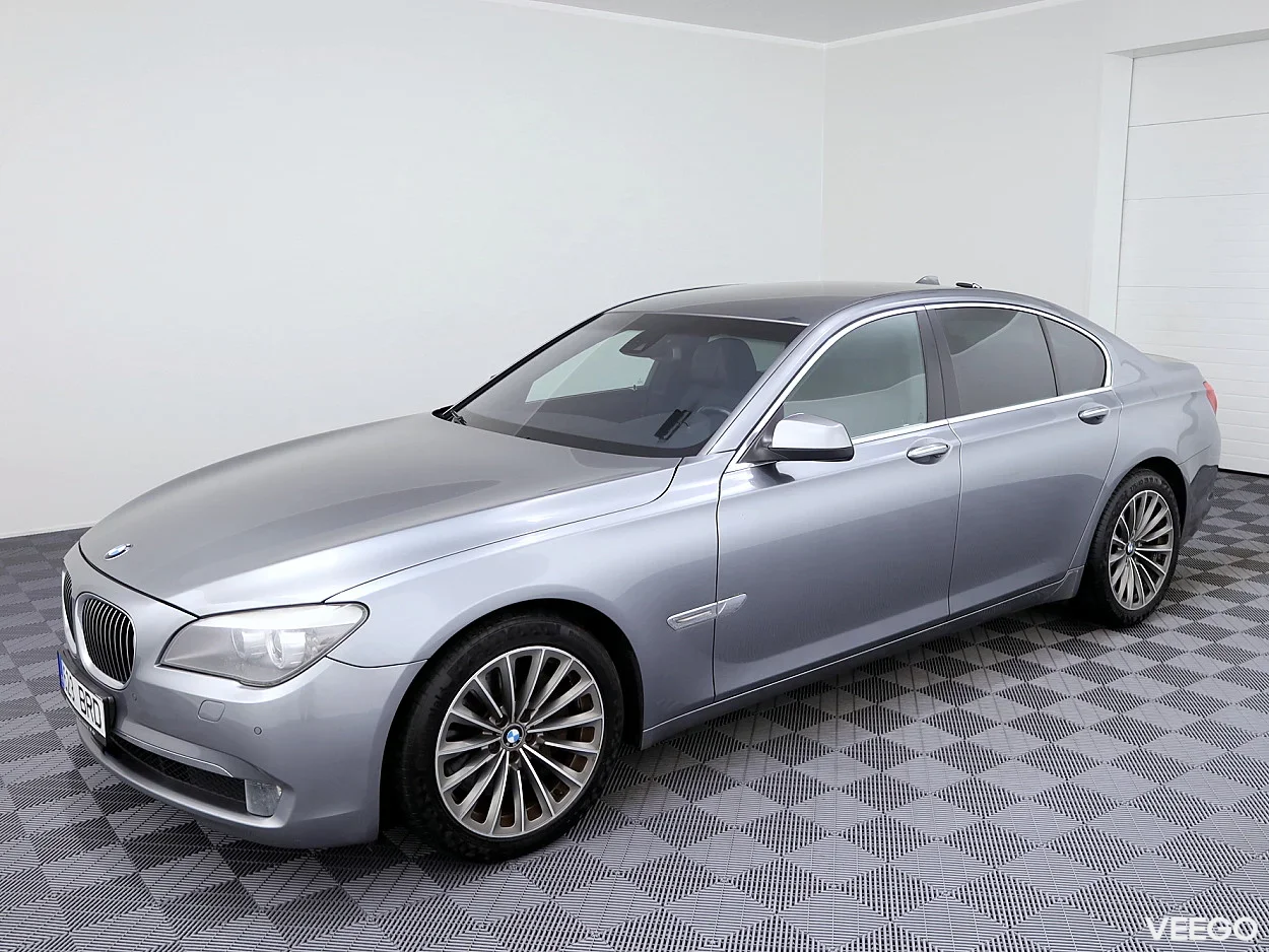 BMW 750 4.4 301kW