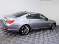 BMW 750 4.4 301kW thumbnail