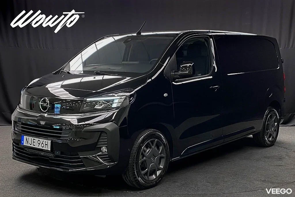 Opel Vivaro 2.0 BlueHDi 145HK L2 3-Sits Elite /V-Inred /Moms 107kW