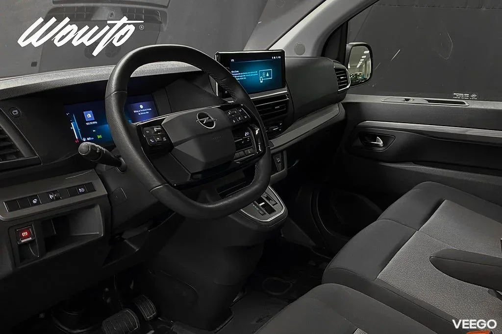 Opel Vivaro 2.0 BlueHDi 145HK L2 3-Sits Elite /V-Inred /Moms 107kW