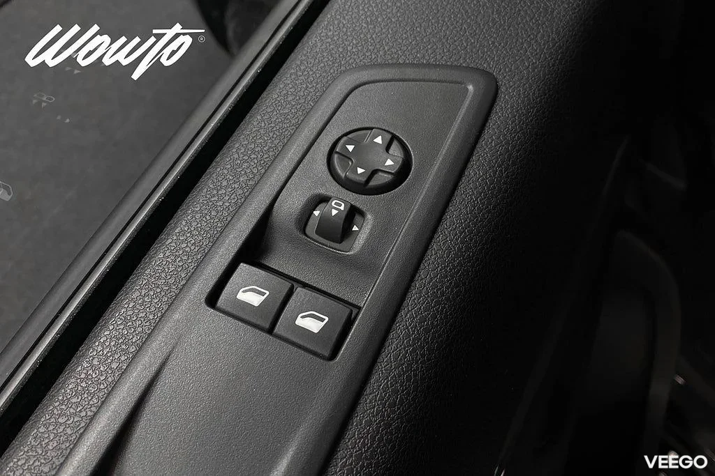 Opel Vivaro 2.0 BlueHDi 145HK L2 3-Sits Elite /V-Inred /Moms 107kW