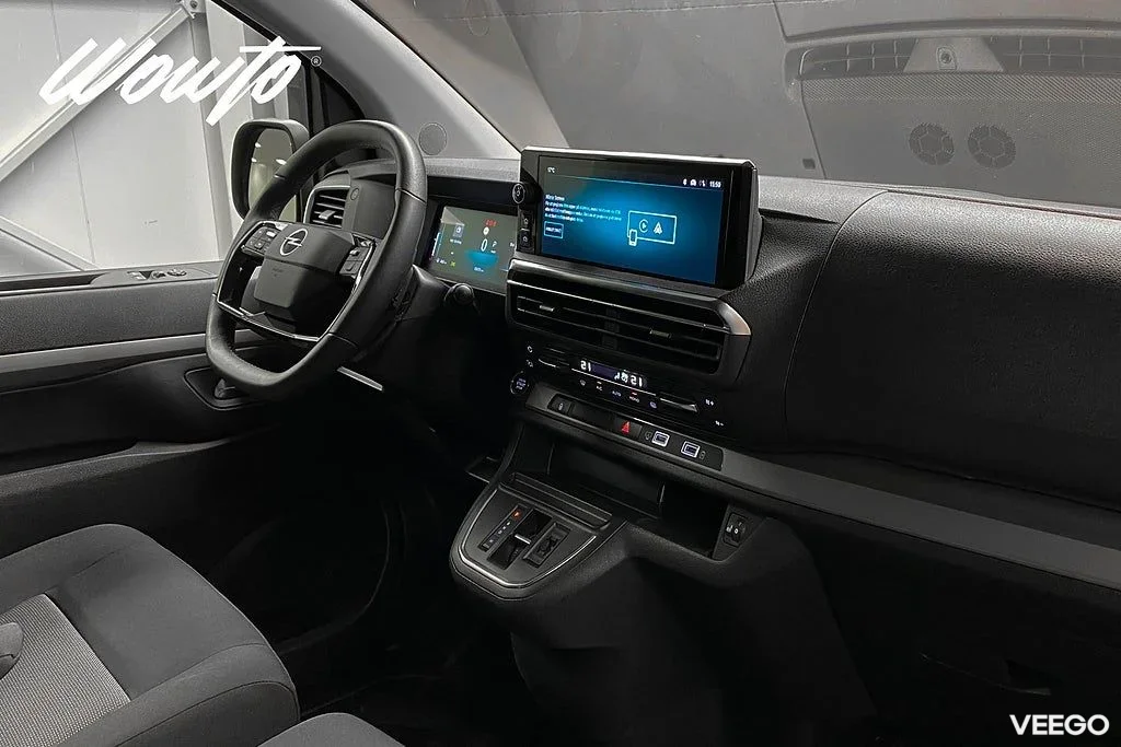 Opel Vivaro 2.0 BlueHDi 145HK L2 3-Sits Elite /V-Inred /Moms 107kW