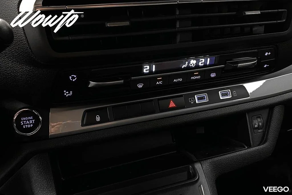 Opel Vivaro 2.0 BlueHDi 145HK L2 3-Sits Elite /V-Inred /Moms 107kW