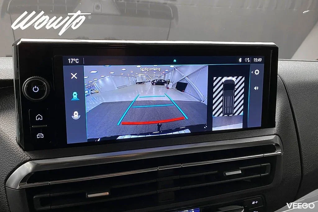 Opel Vivaro 2.0 BlueHDi 145HK L2 3-Sits Elite /V-Inred /Moms 107kW