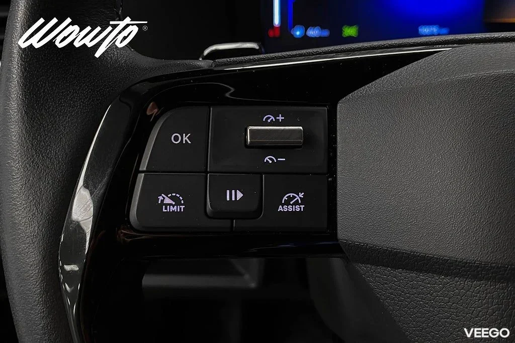 Opel Vivaro 2.0 BlueHDi 145HK L2 3-Sits Elite /V-Inred /Moms 107kW