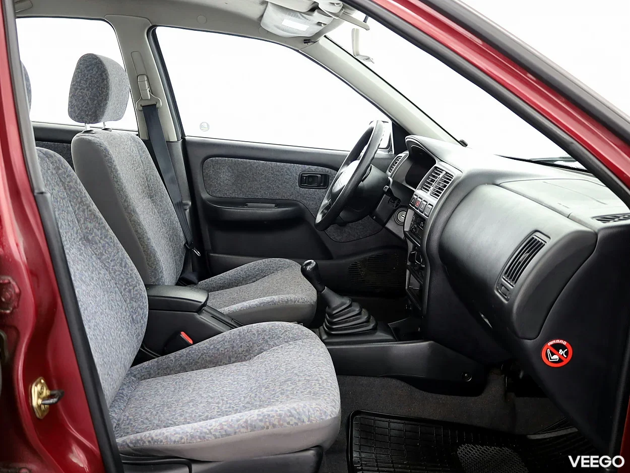 Nissan Almera 1.4 64kW