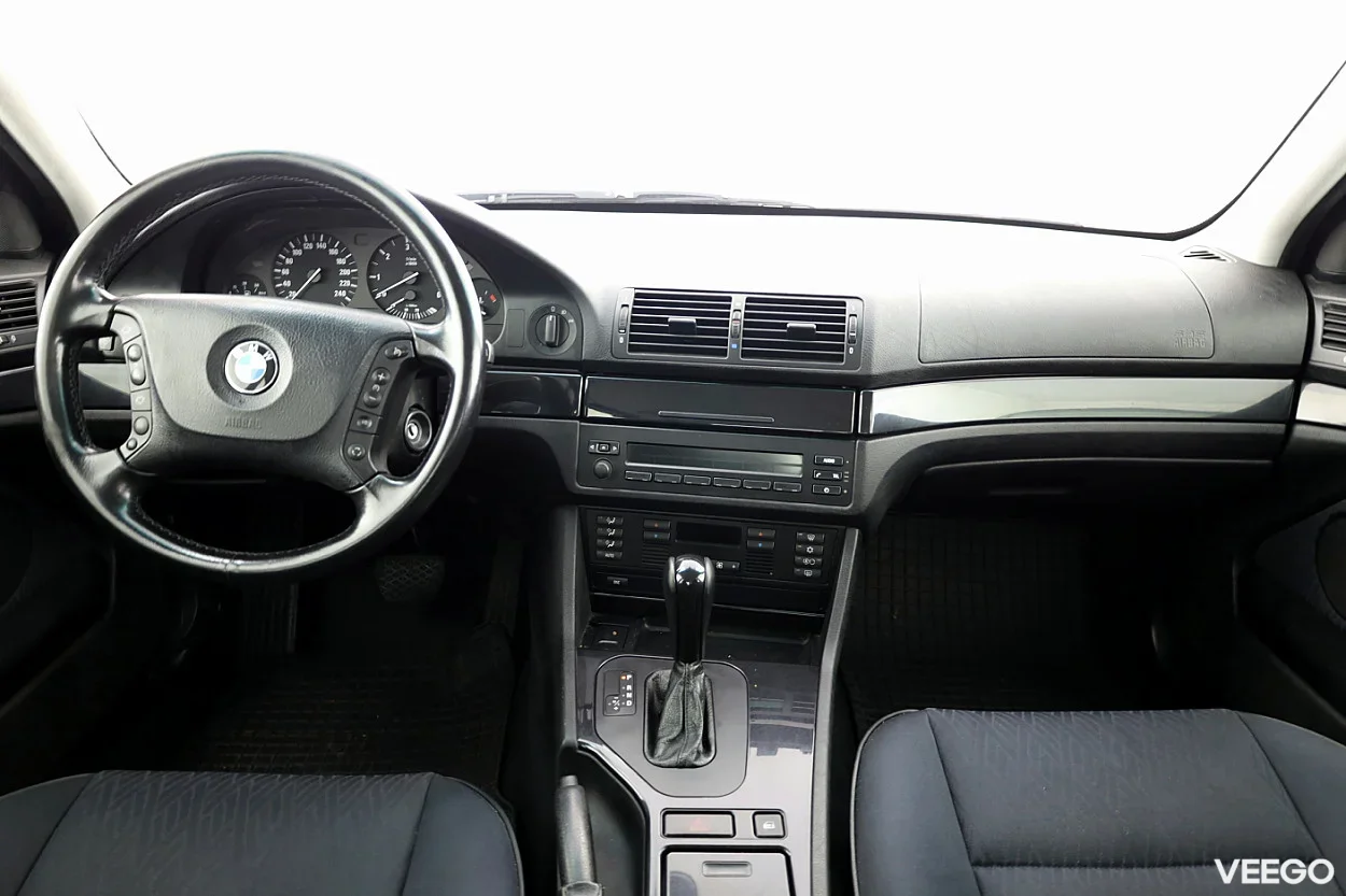 BMW 525 2.5 121kW