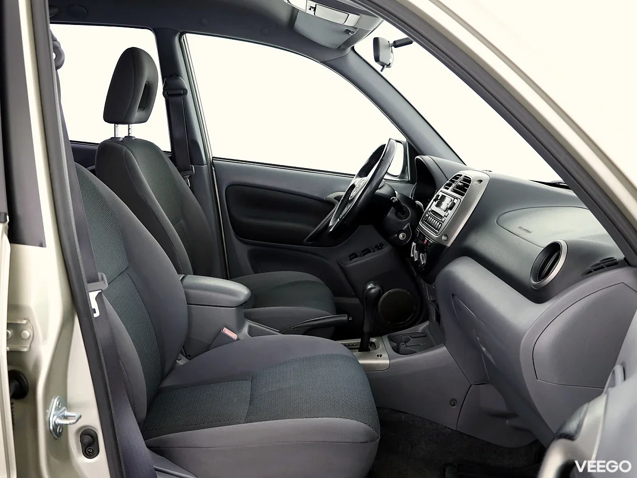 Toyota RAV4 2.0 110kW