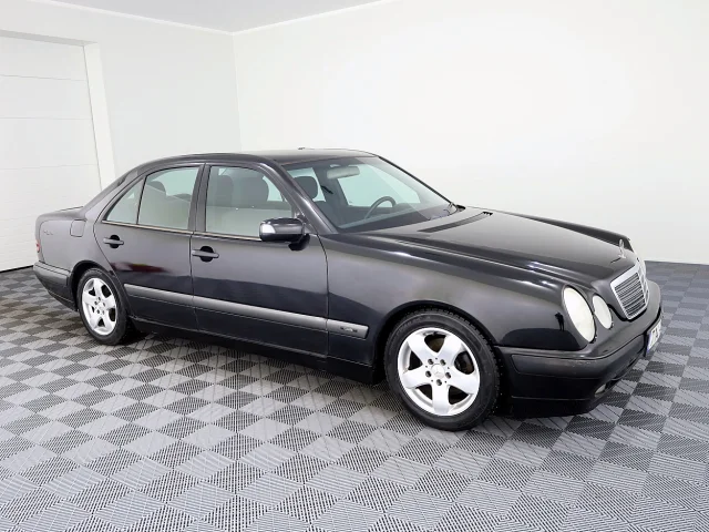 Image of Mercedes-Benz E240 2.4 125kW