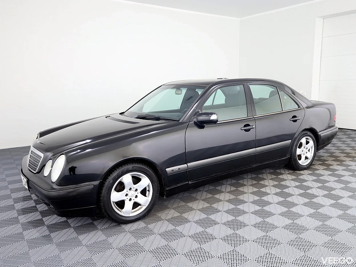 Mercedes-Benz E240 2.4 125kW