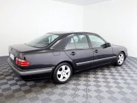 Mercedes-Benz E240 2.4 125kW thumbnail