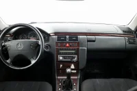 Mercedes-Benz E240 2.4 125kW thumbnail