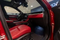 Jaguar F-Pace D300 MHEV R-Dynamic SE 221kW thumbnail