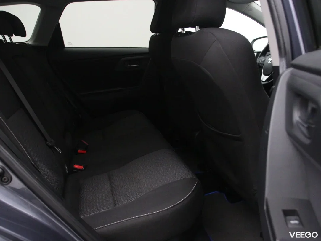 Toyota Auris 1.8 73kW