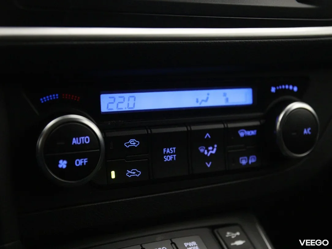 Toyota Auris 1.8 73kW