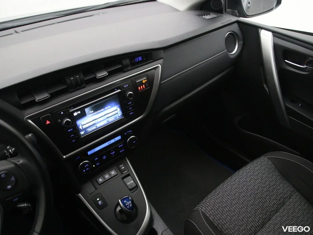 Toyota Auris 1.8 73kW