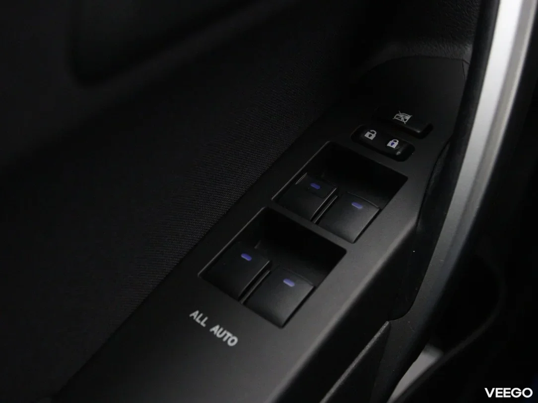 Toyota Auris 1.8 73kW