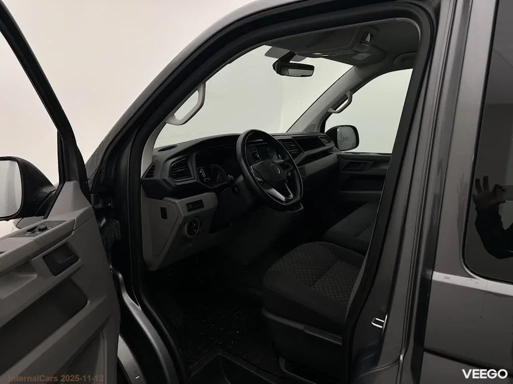 Volkswagen Caravelle T6.1 Lang Trendline DSG 2 110kW