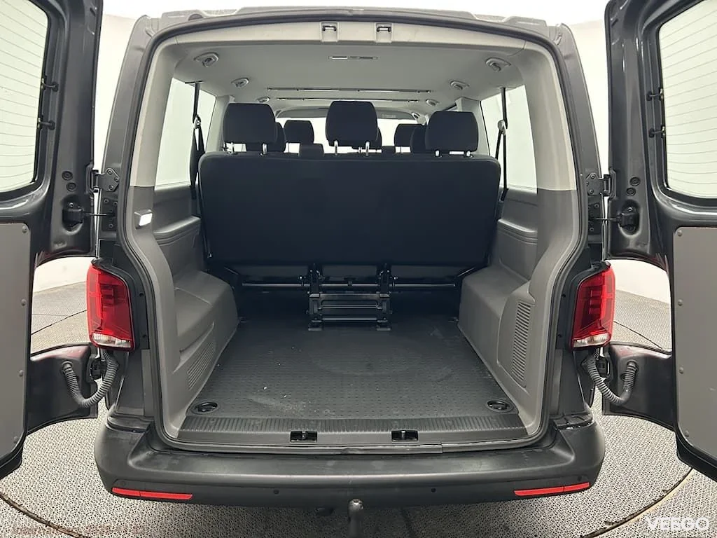 Volkswagen Caravelle T6.1 Lang Trendline DSG 2 110kW