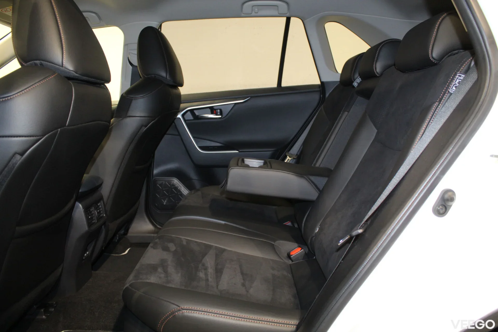 Toyota RAV4 Luxury Plus 4WD 2.5 131kW