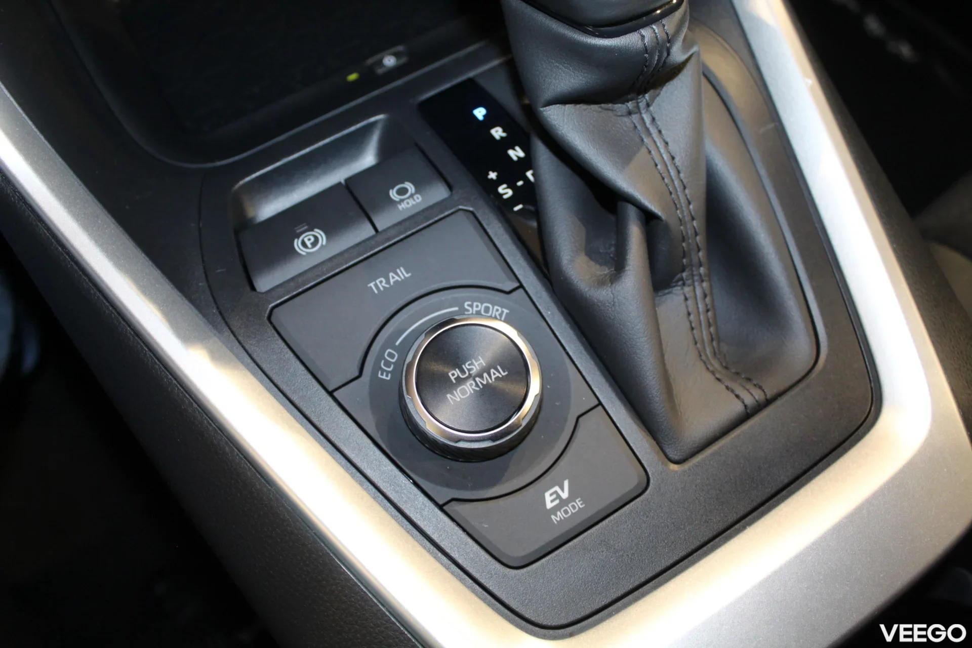 Toyota RAV4 Luxury Plus 4WD 2.5 131kW