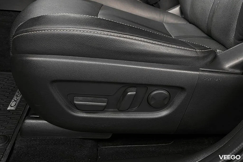 Mazda CX-60 PHEV AWD 327HK /HuD /Drag /Värmare /Moms 241kW