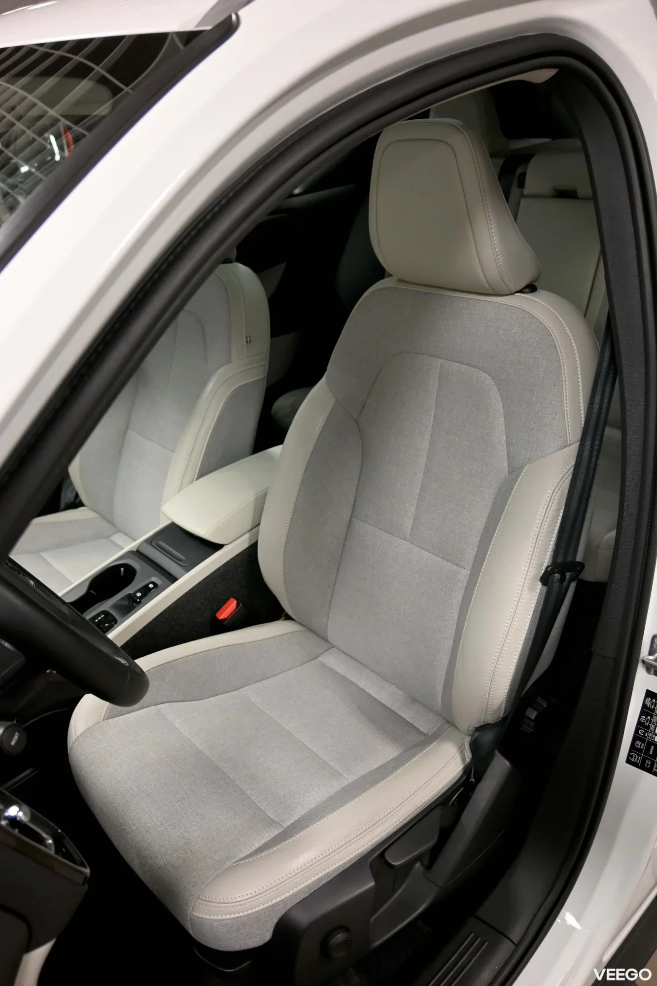 Volvo XC40 T4 INTELLI SAFE PRO XENIUM PRO 140kW