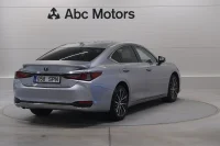 Lexus ES 300 h Limited Edition 2.5 131kW thumbnail