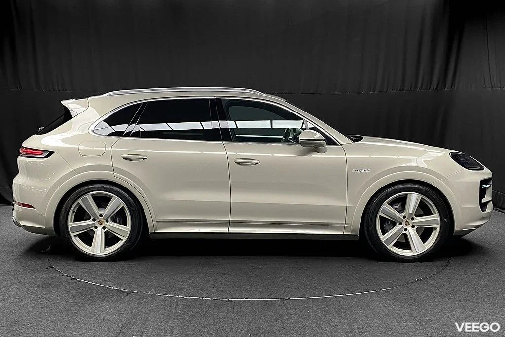 Porsche Cayenne E-Hybrid 470HK /18-Vägs /Pano /Bose /Se Spec 346kW